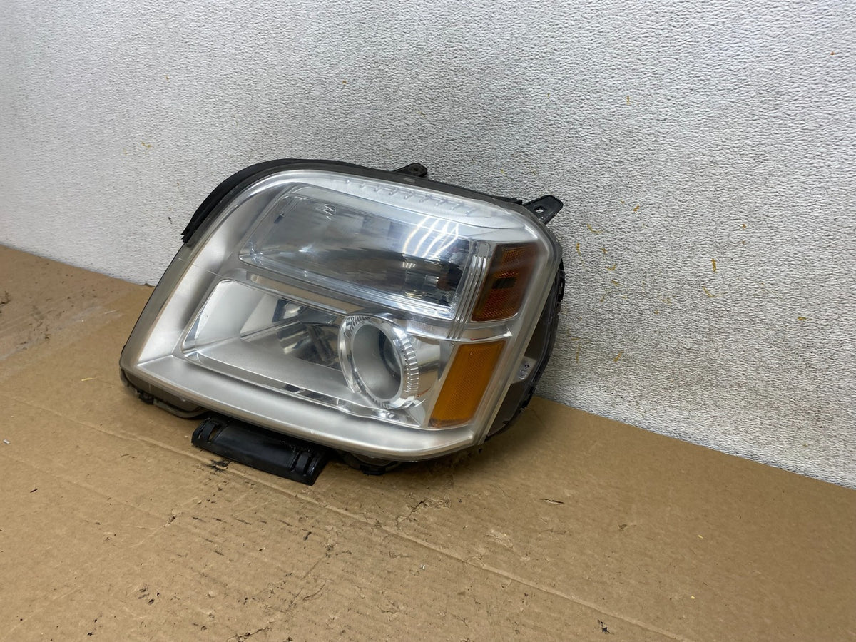 2010 to 2015 GMC Terrain Halogen Left Driver Lh Side Headlight AH8159 DW2