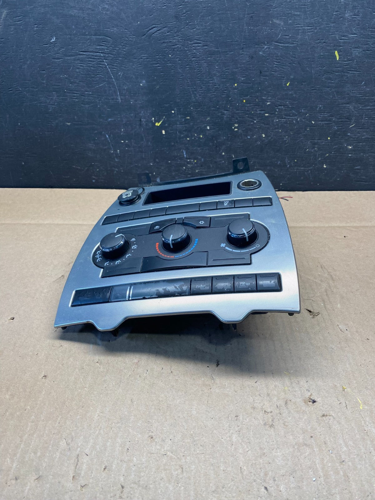 2005 2006 2007 Jeep Commander Grand Cherokee A/C Climate Control Bezel P3651 DG3