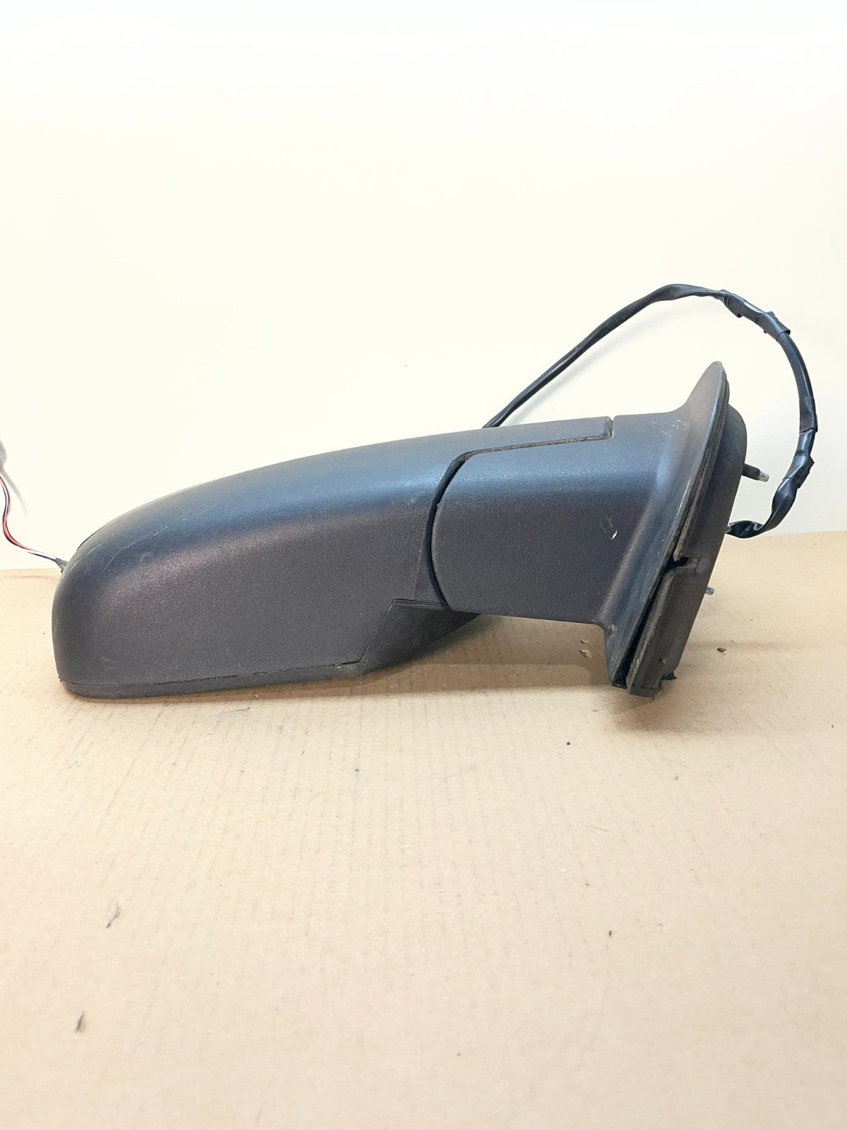 2007 - 2013 Chevrolet Silverado Sierra Right Passenger Side Mirror AI4116 DW3