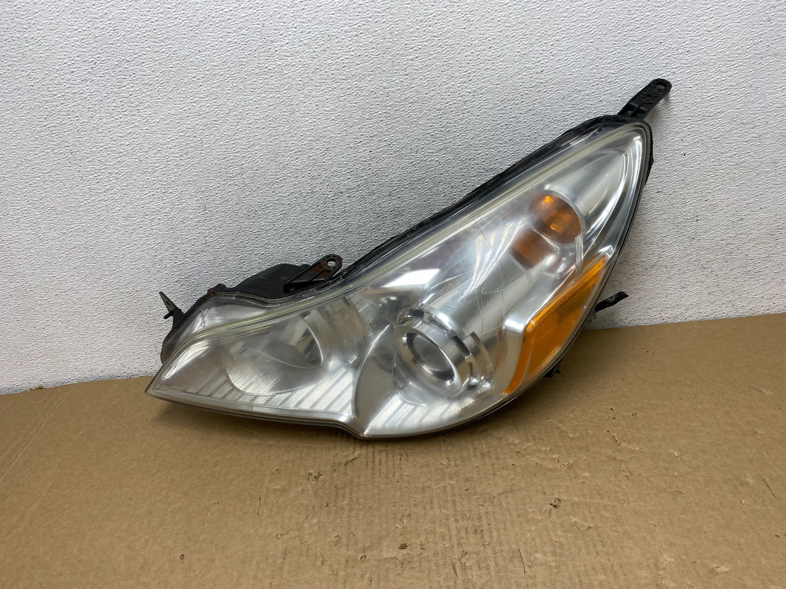 2010 2011 2012 Subaru Legacy Outback Left Driver Halogen Headlight AF7379 DW0
