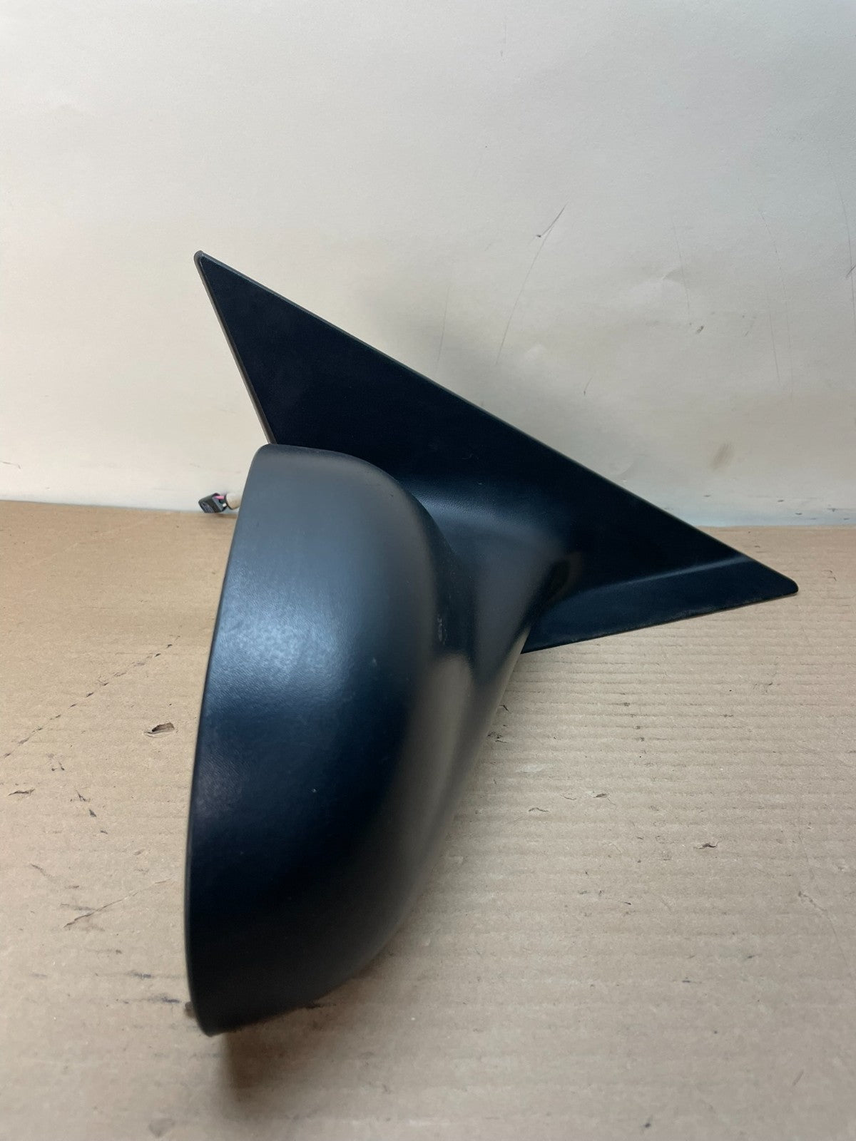 2001 to 2004 Ford Mustang Passenger Right Side View Mirror AH8707 Dg7