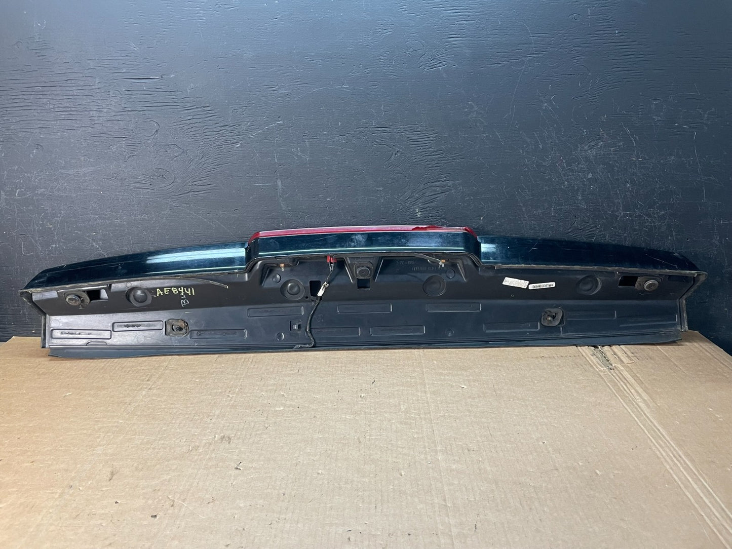 2007-2014 Chevrolet Tahoe Suburban Yukon Spoiler Wing 3rd Brake Light AE8441 DW5
