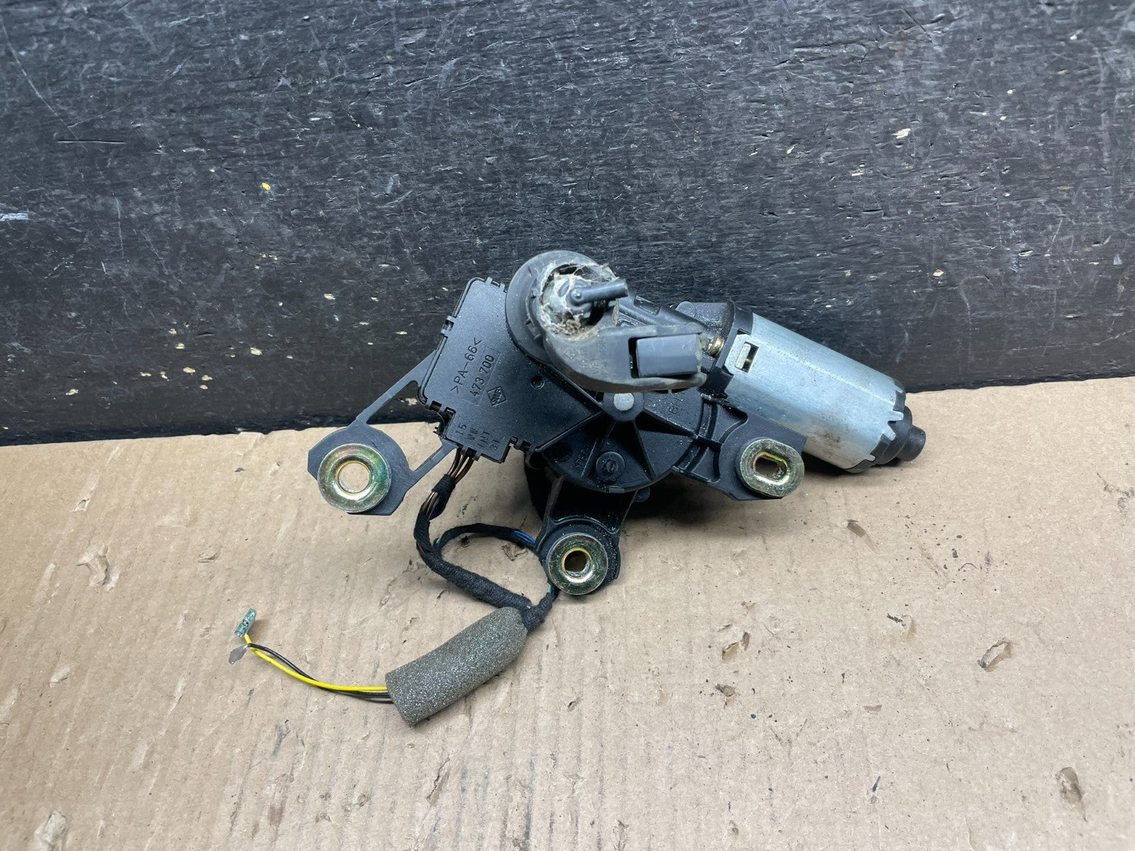 2009 to 2012 Audi A4 Rear Windshield Washer Wiper Motor 4F9955711 U9552 DG0