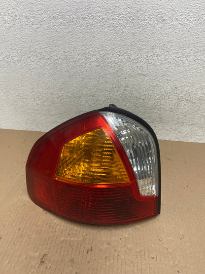 2001 - 2004 Hyundai Santa Fe Left Driver LH Side Tail Light AE7291 LK0