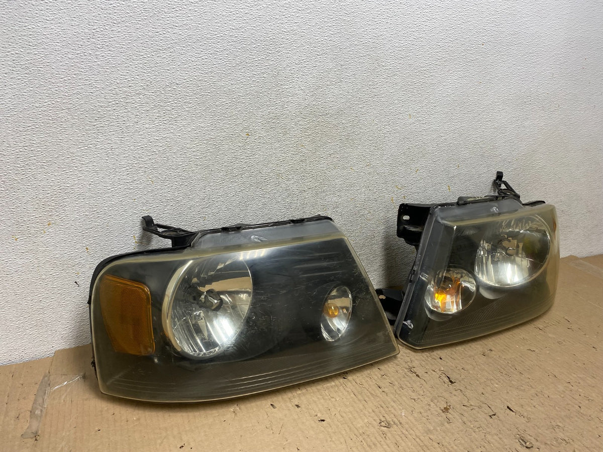 2004 to 2008 Ford F-150 F150 Left+Right Halogen Headlights AH6634 DW1