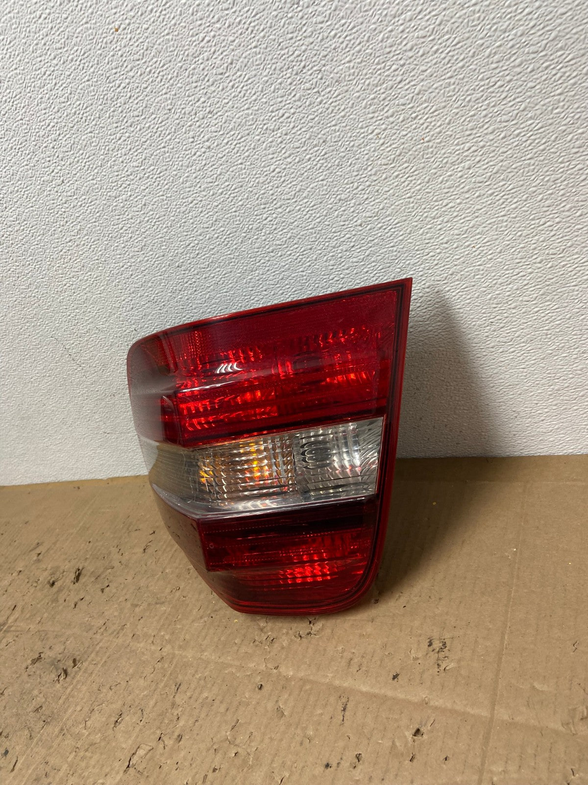 2009 to 2011 Mercedes ML350 ML-Class Right Passenger RH Tail Light AC0252 LK1