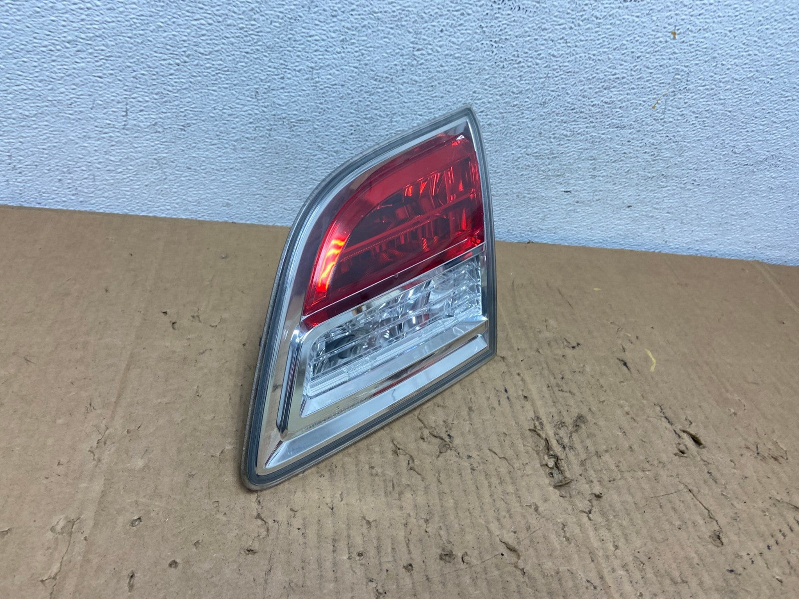 2007 2008 2009 Mazda Cx-9 Right Passenger Rh Side Inner Tail Light AD2417 LK2