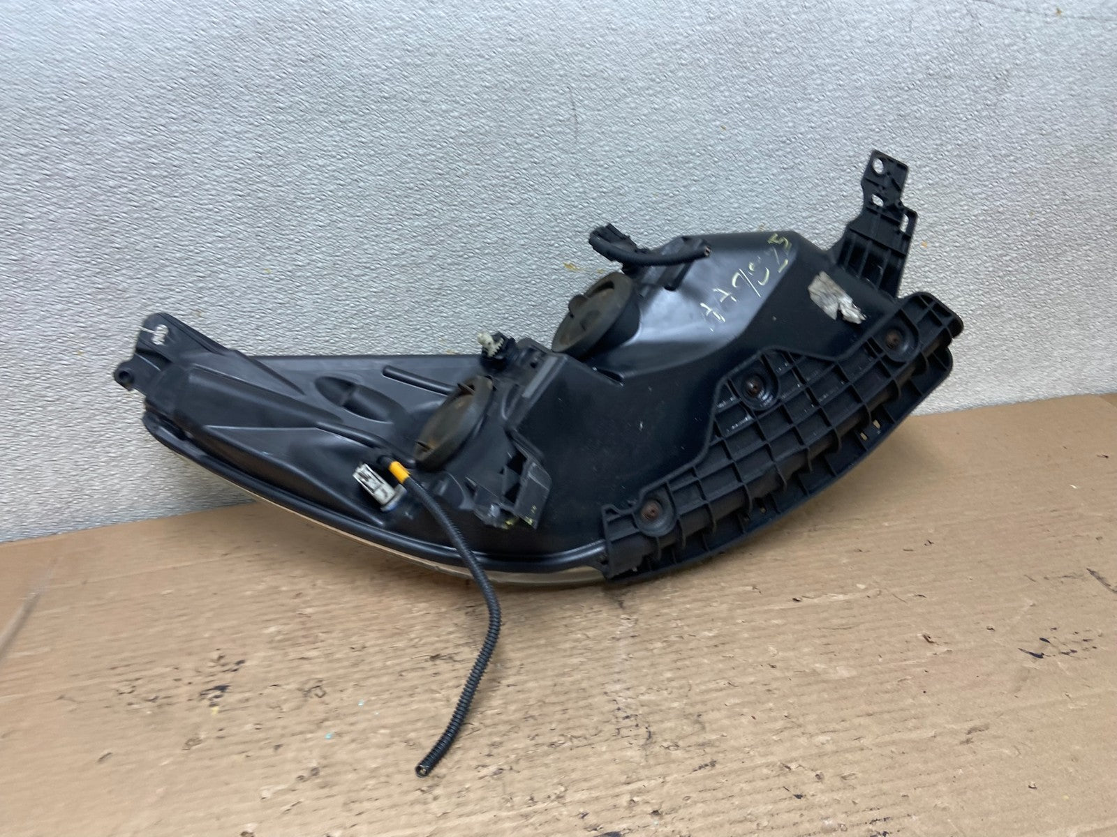 2013 - 2016 Ford Escape Headlight Left Driver Lh Side Halogen AA9525 DW8