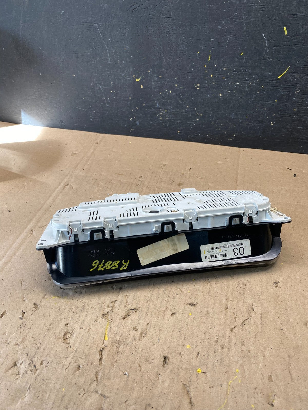 2005 Nissan Xterra Frontier Speedometer Cluster Gauge OEM R8876 DG5