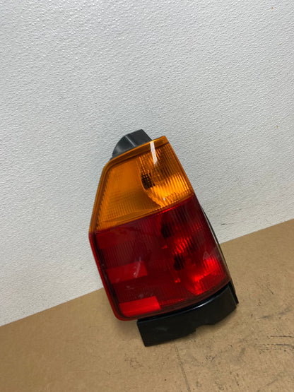 2002 to 2009 Gmc Envoy Left Driver Lh Side Tail Light OEM AC3505 LK2