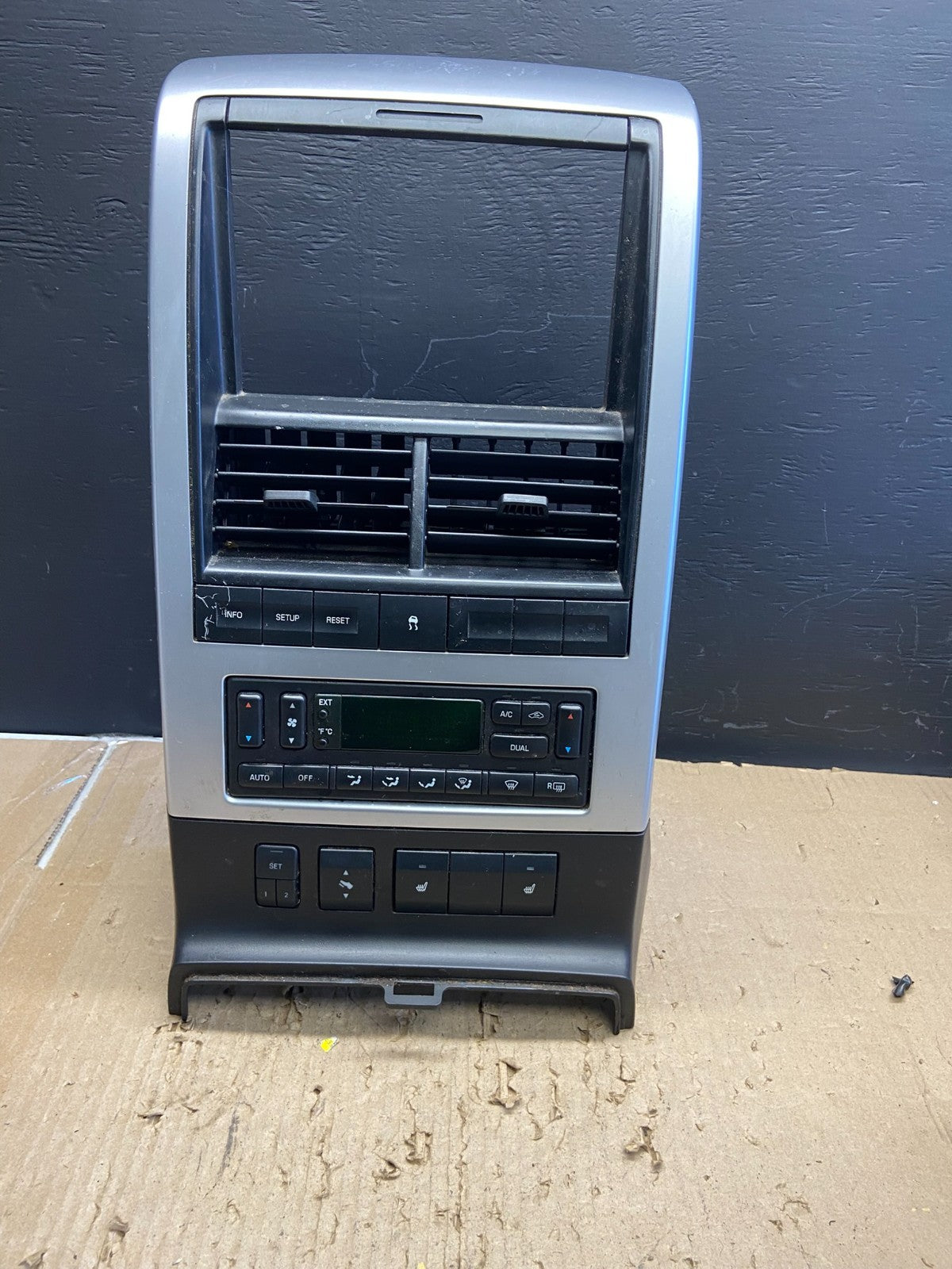 2006 - 2010 Ford Explorer Radio Heater Climate A/C Control Bezel  Trim AB5798 DG0