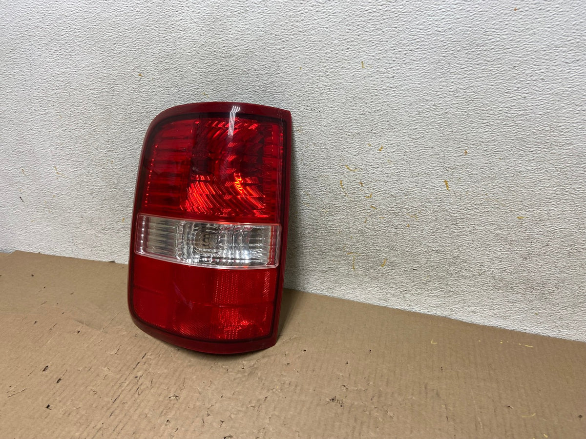 2004 to 2008 Ford F150 F-150 Left Driver LH Side Tail Light AH5916 LK2