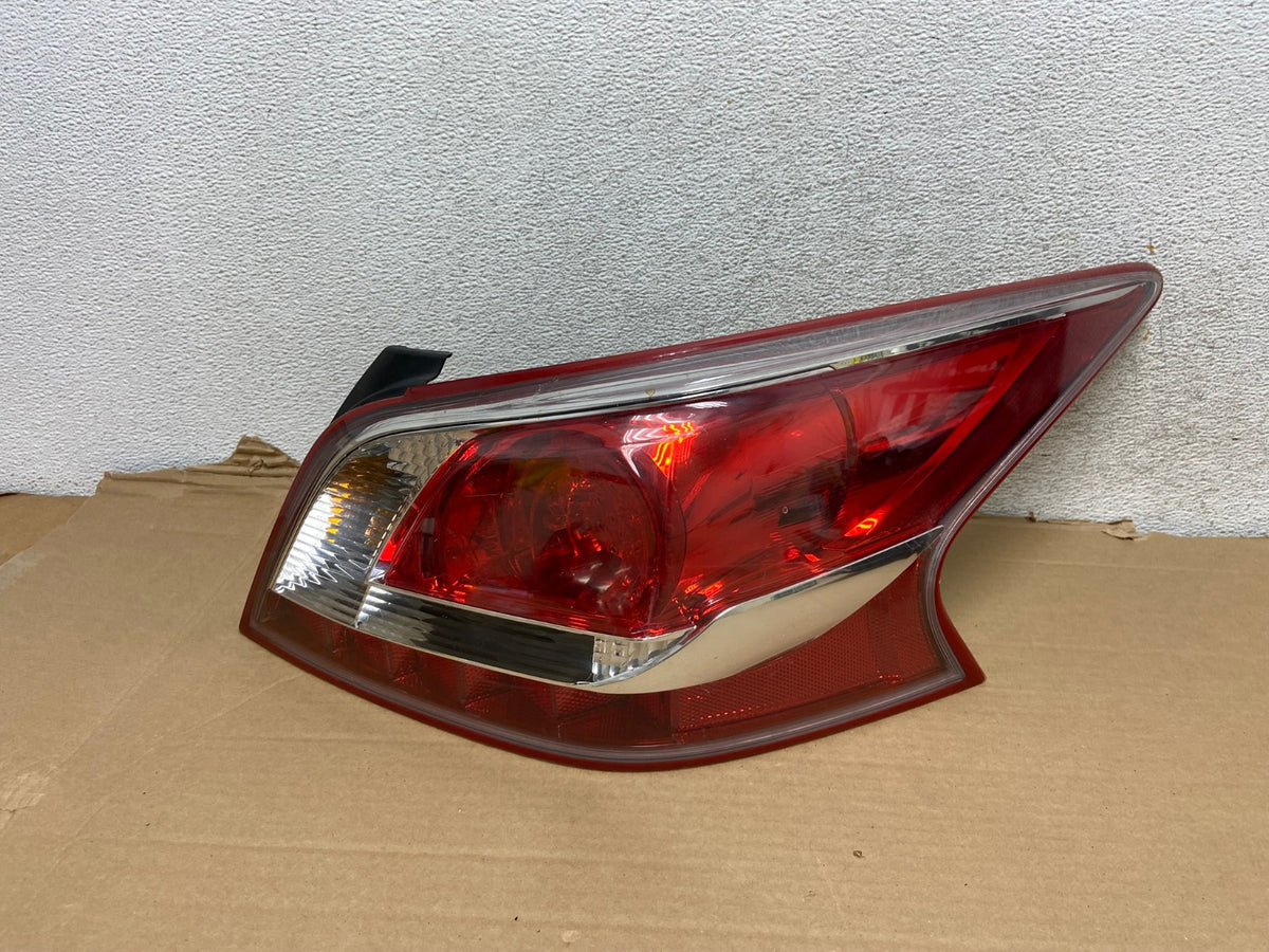 2013 2014 2015 Nissan Altima Right Passenger LED Side Tail Light AG9139 LK0