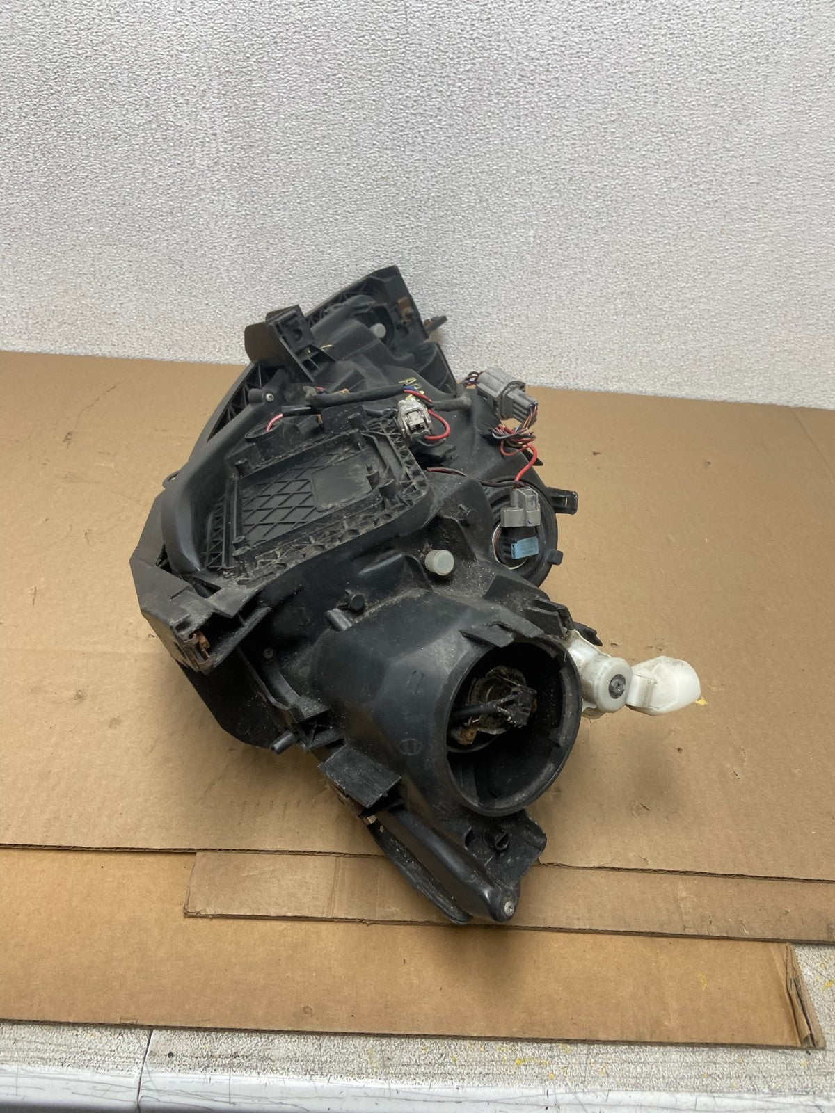 2009-2010 Mazda 6 Right Passenger Side Halogen Headlight Oem AB6129 DW8
