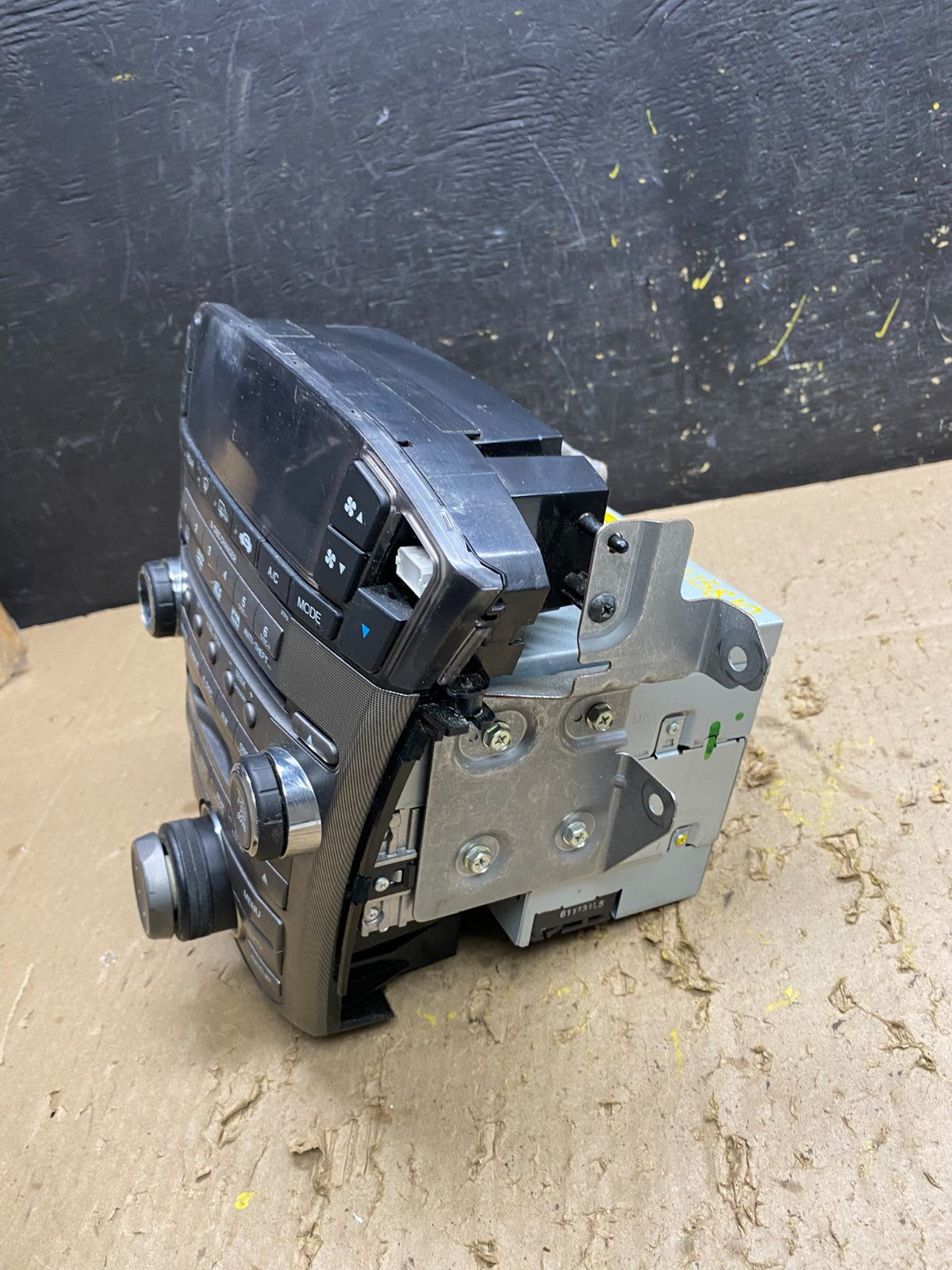 2007 to 2009 Acura Mdx Radio Stereo 6 CD Player Climate Control Pan OEM U5810 DG4