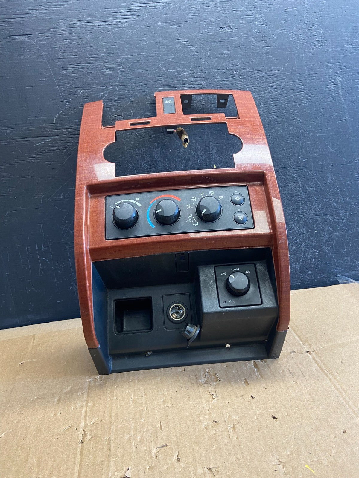 2006 to 2008 Dodge Dakota Dash Climate Temperature Control Radio Bezel AD2203 DG0