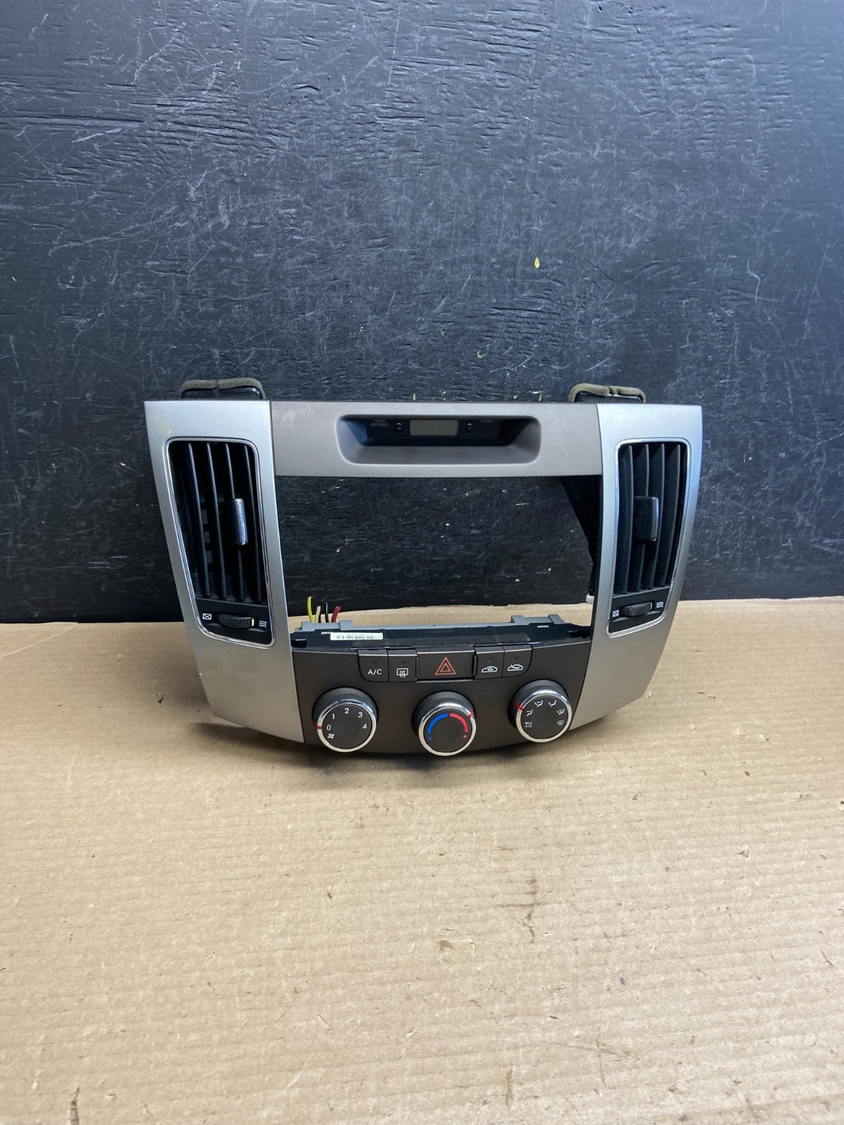 2009 - 2010 Hyundai Sonata Center Radio Climate Control Air Vent Bezel AH3587 DG0