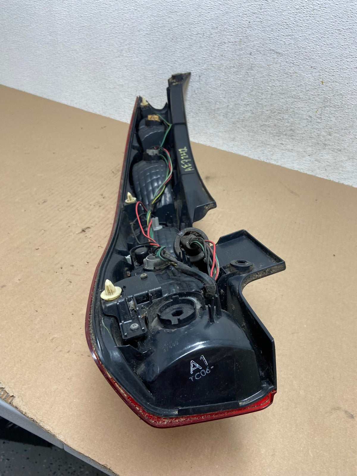 2005 to 2006 Honda Cr-v Crv Right Passenger Side Tail Light AE7242 LK5
