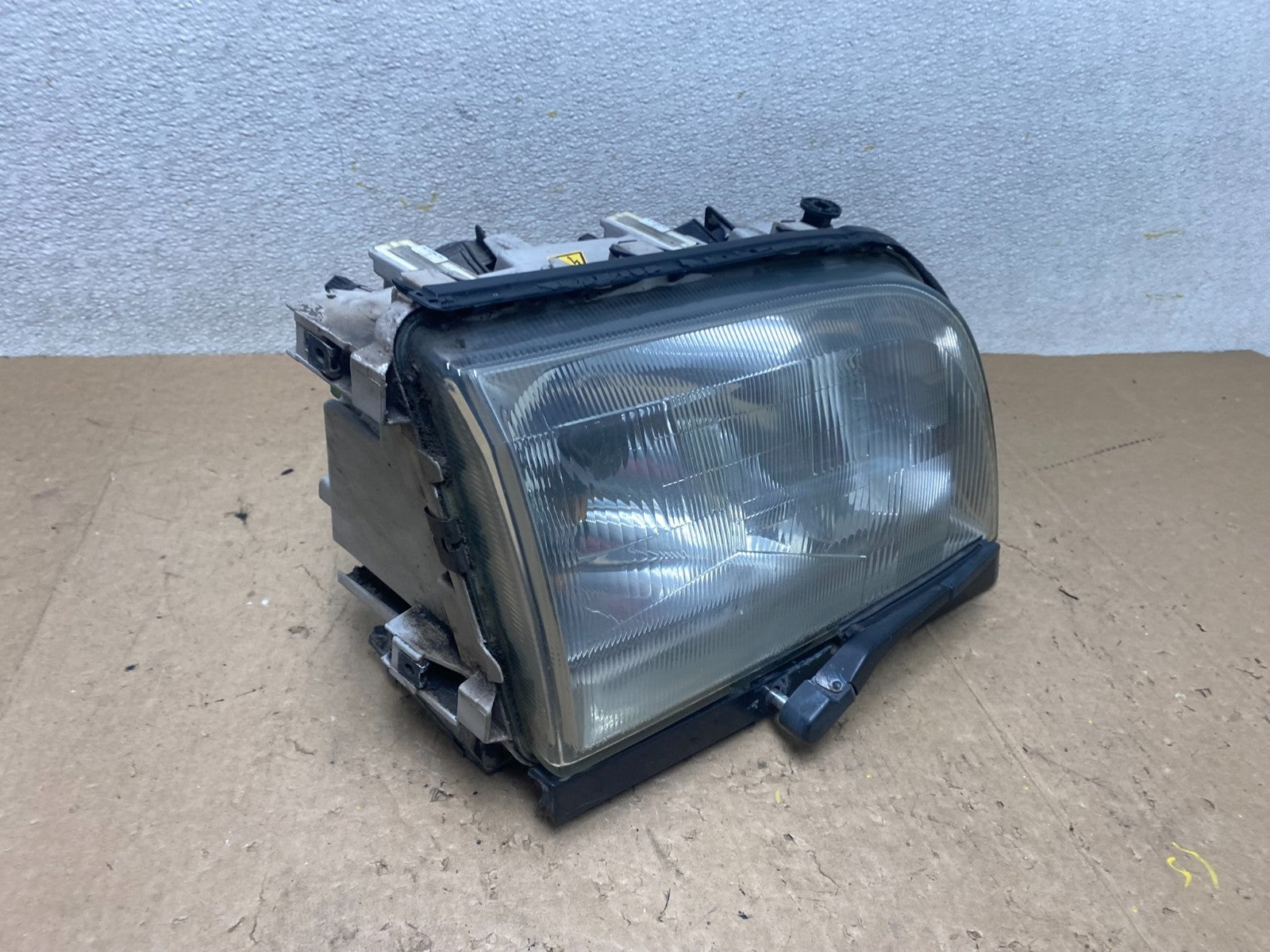 Xenon 1997-1999 Mercedes W140 S320 S500 Right Passenger Side Headlight W9077 DW2