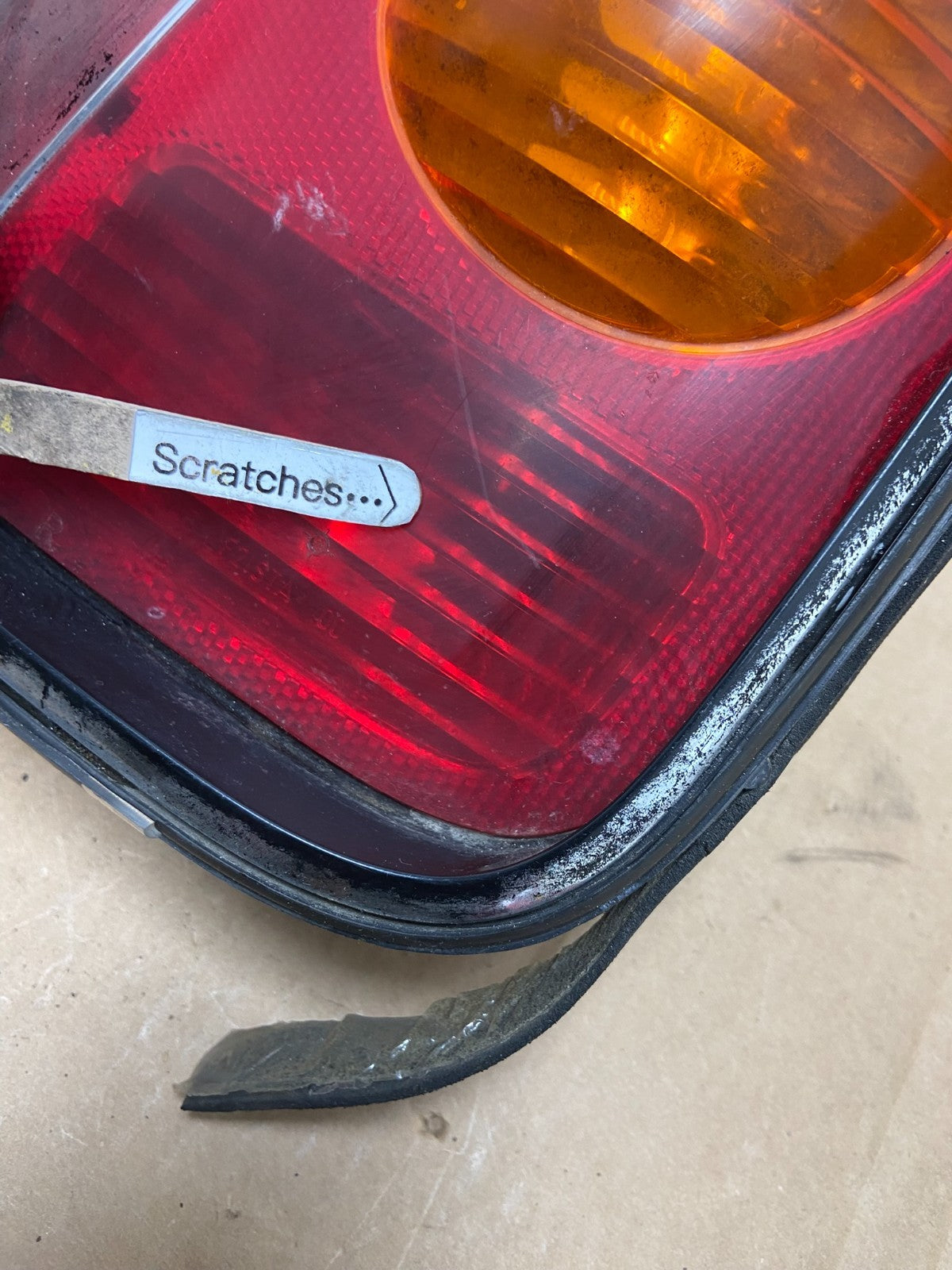 2002-2004 Mini Cooper Hatchback Right Passenger RH Side Tail Light AD2603 DW3