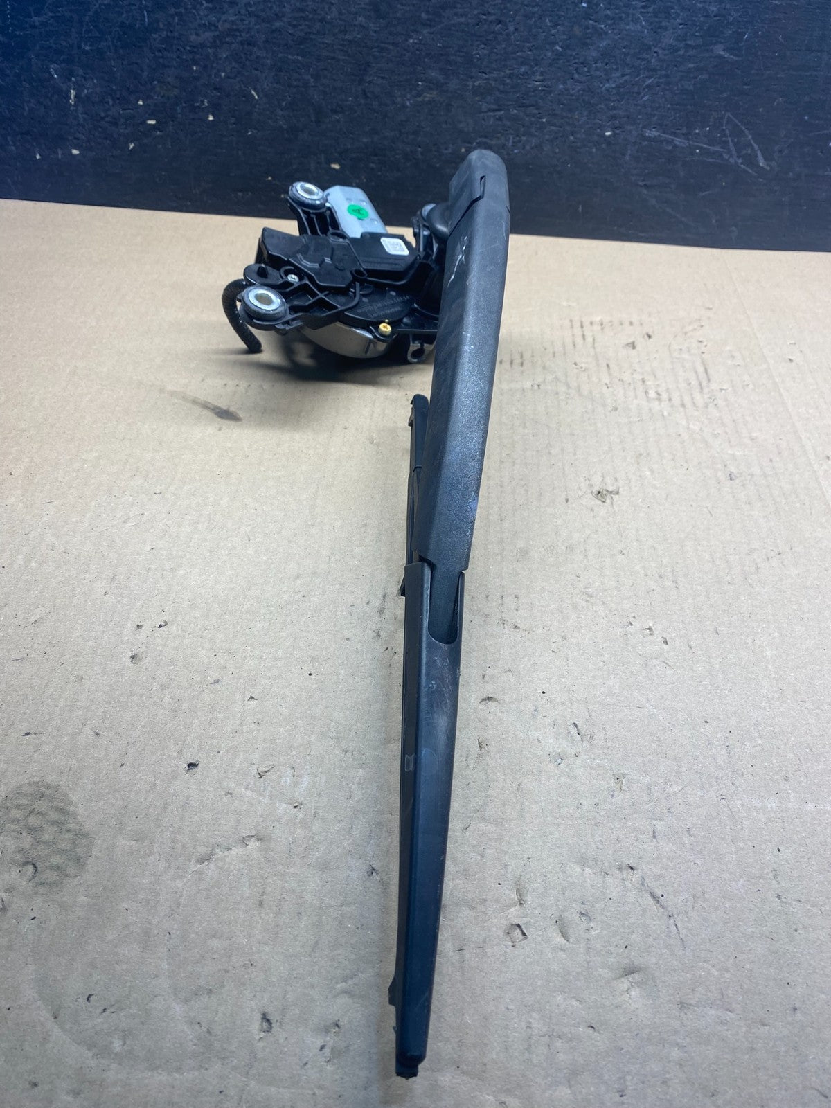 2013-2016 Nissan Pathfinder Back Door Rear Wiper Motor Wiper Blade AH3436 DG2