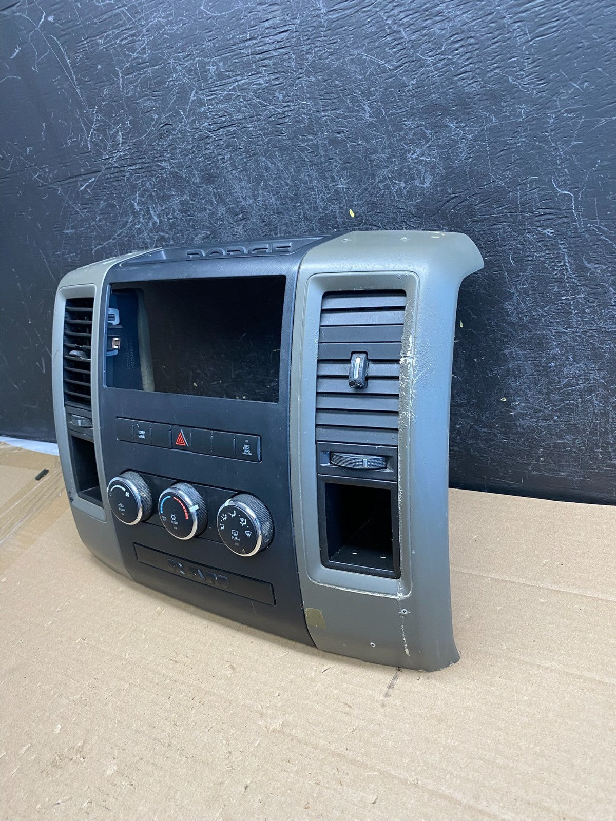 2009 to 2012 Dodge Ram 1500 Center Dash Radio Screen Climate Panel AG5247 DG1