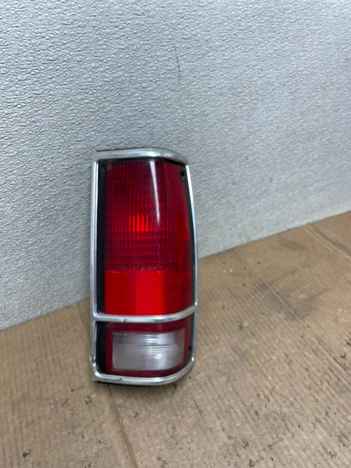 1985 to 1993 Chevrolet S10 S15 SONOMA Right Passenger Tail Light AA65602