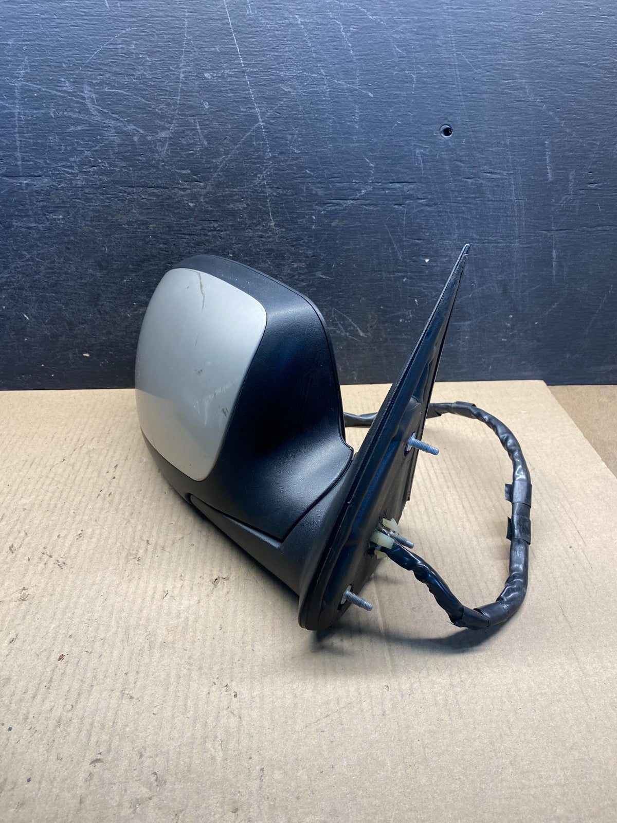 2003-2006 Chevrolet Tahoe Suburban Right Passenger Turn Door Mirror AH4534 DW2