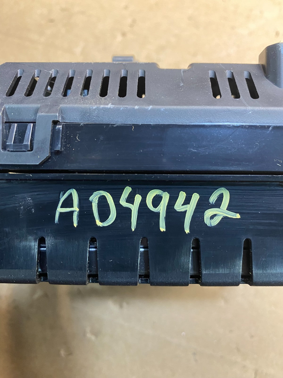 2013 to 2016 Ford Taurus 4.2" Radio Navigation Screen Module AD4992 DG5
