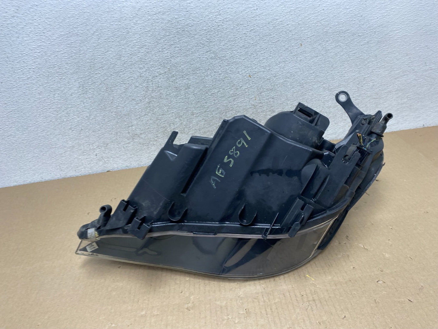 2008 to 2010 Bmw 5 Series 528i Halogen Right Headlight AG5891 DW8