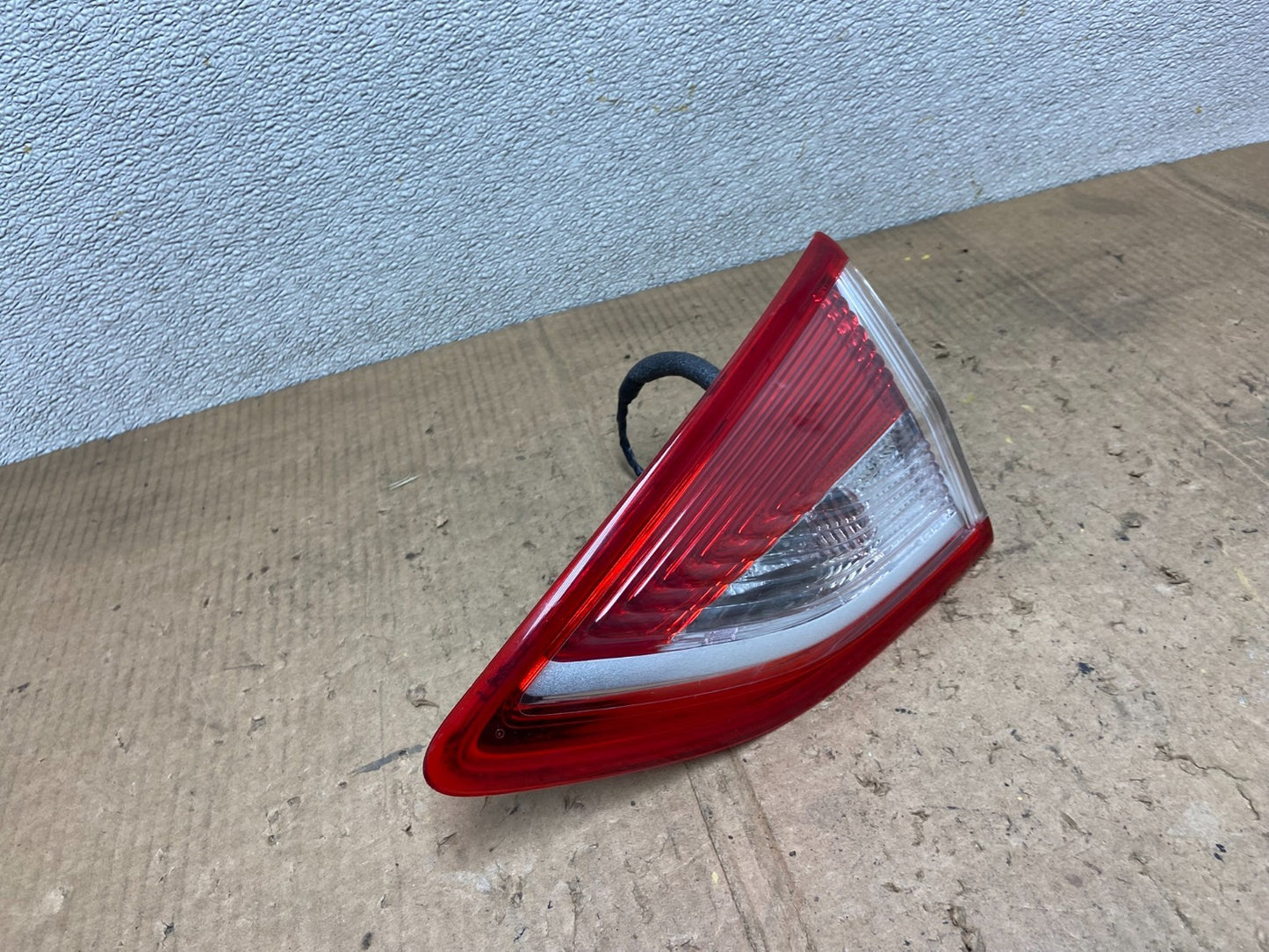 2013 to 2016 Ford Escape Right Passenger RH Side Inner Tail Light OEM AA7166 LK2