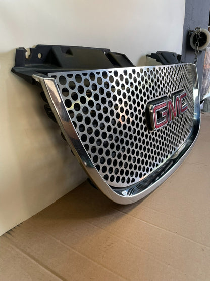 2007 to 2014 GMC Yukon Front Upper Grille Grill AG0970 DG2