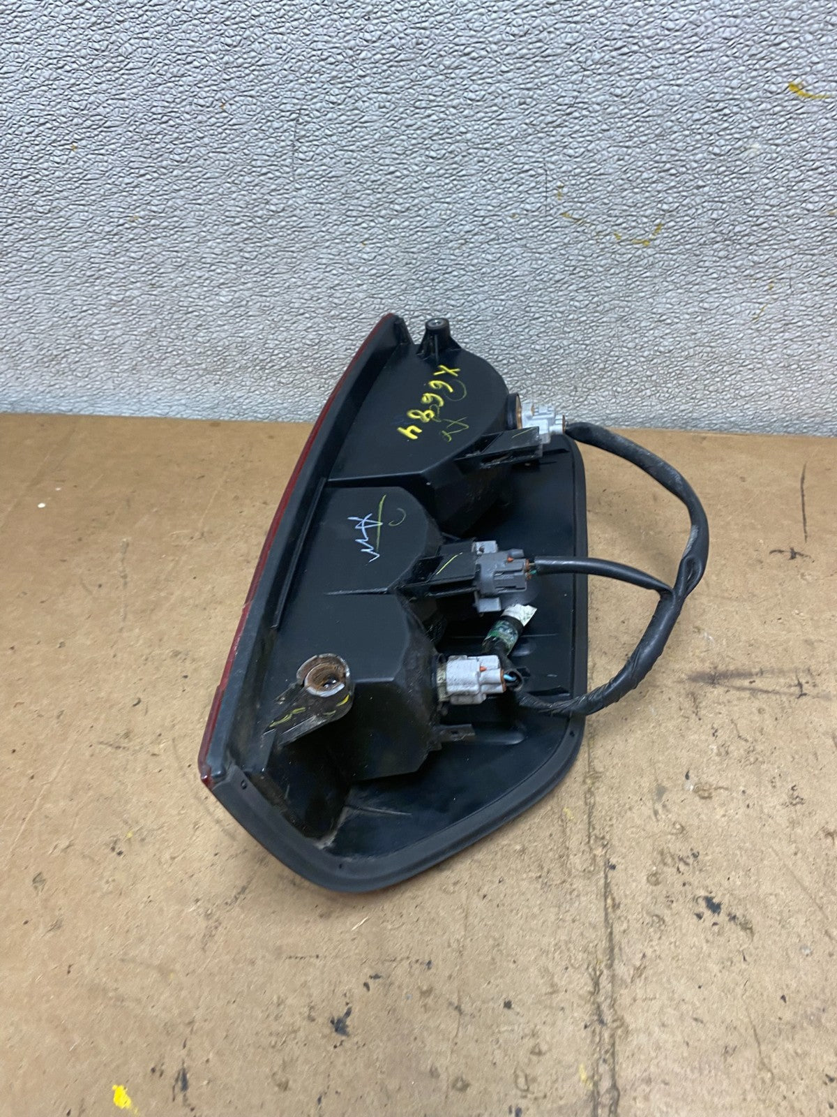 2005 to 2014 Nissan Frontier Left Driver LH Side Tail light Oem X6684 PS8
