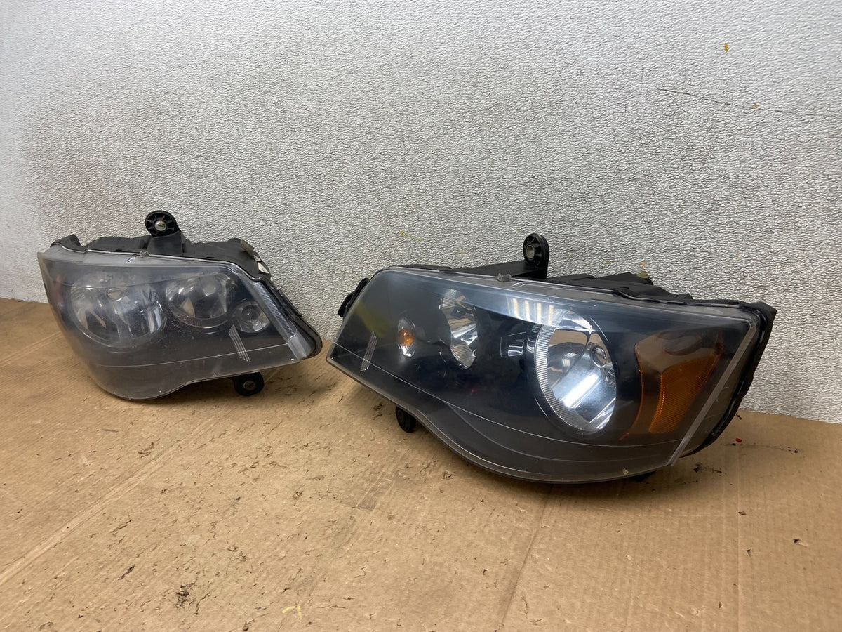 2008 to 2016 Chrysler Town and Country Left+Right Side Headlights AA7122 DW1