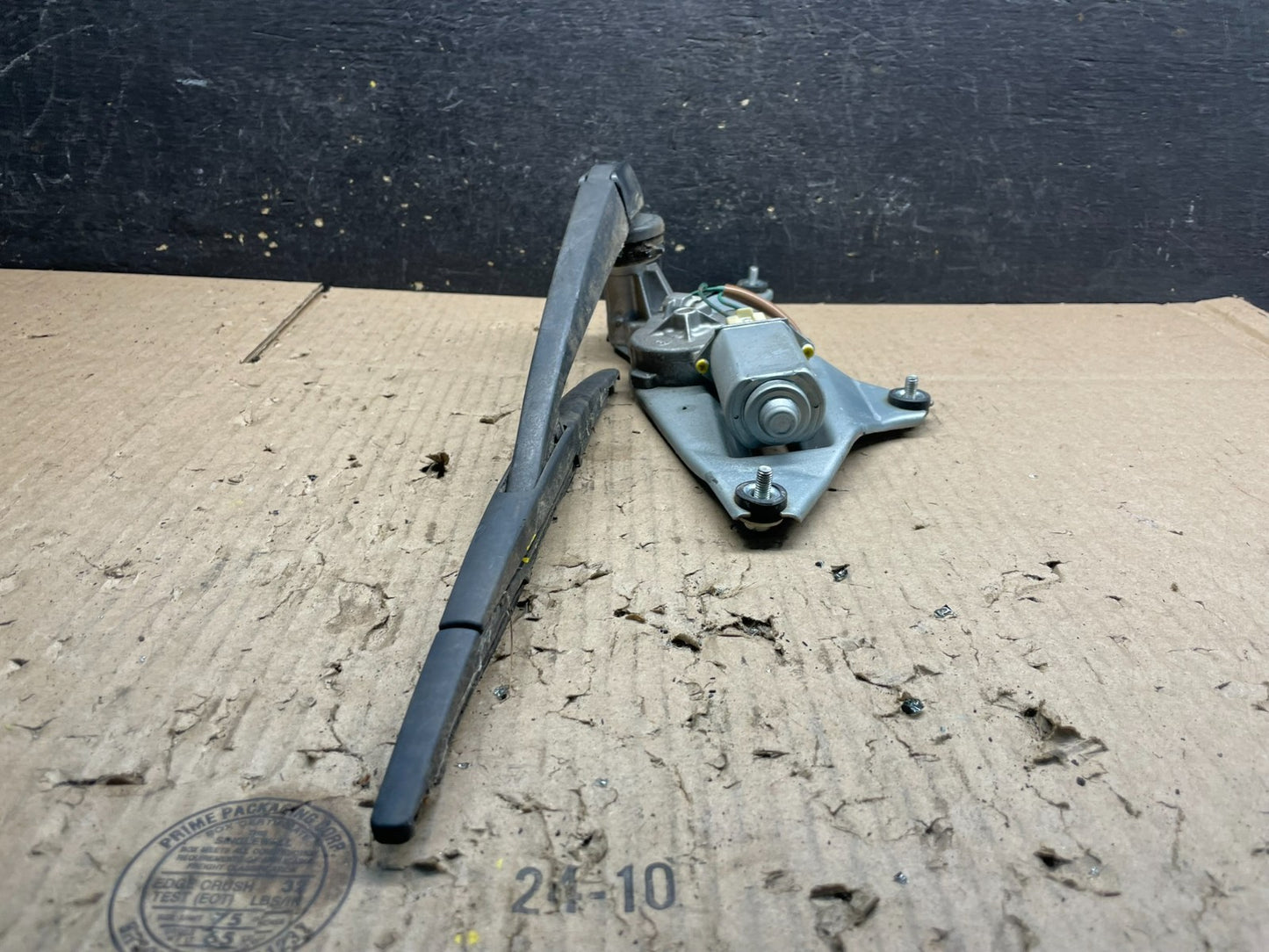 2003 to 2011 Honda Element Rear Windshield Washer Wiper Motor V8830 PS2