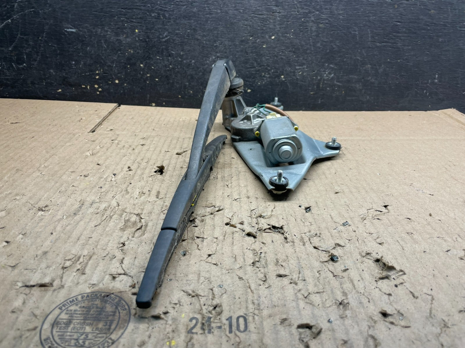 2003 to 2011 Honda Element Rear Windshield Washer Wiper Motor V8830 PS2