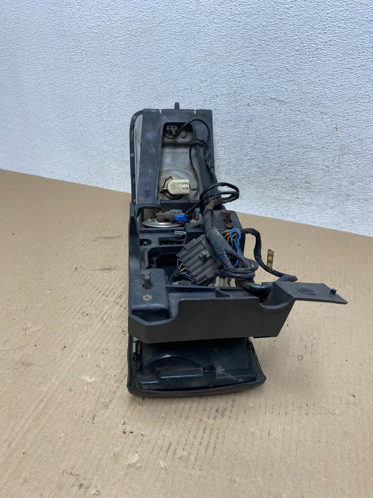 1994 1995 1996 Cadillac Deville Right Passenger Halogen Headlight AE7029 DW10