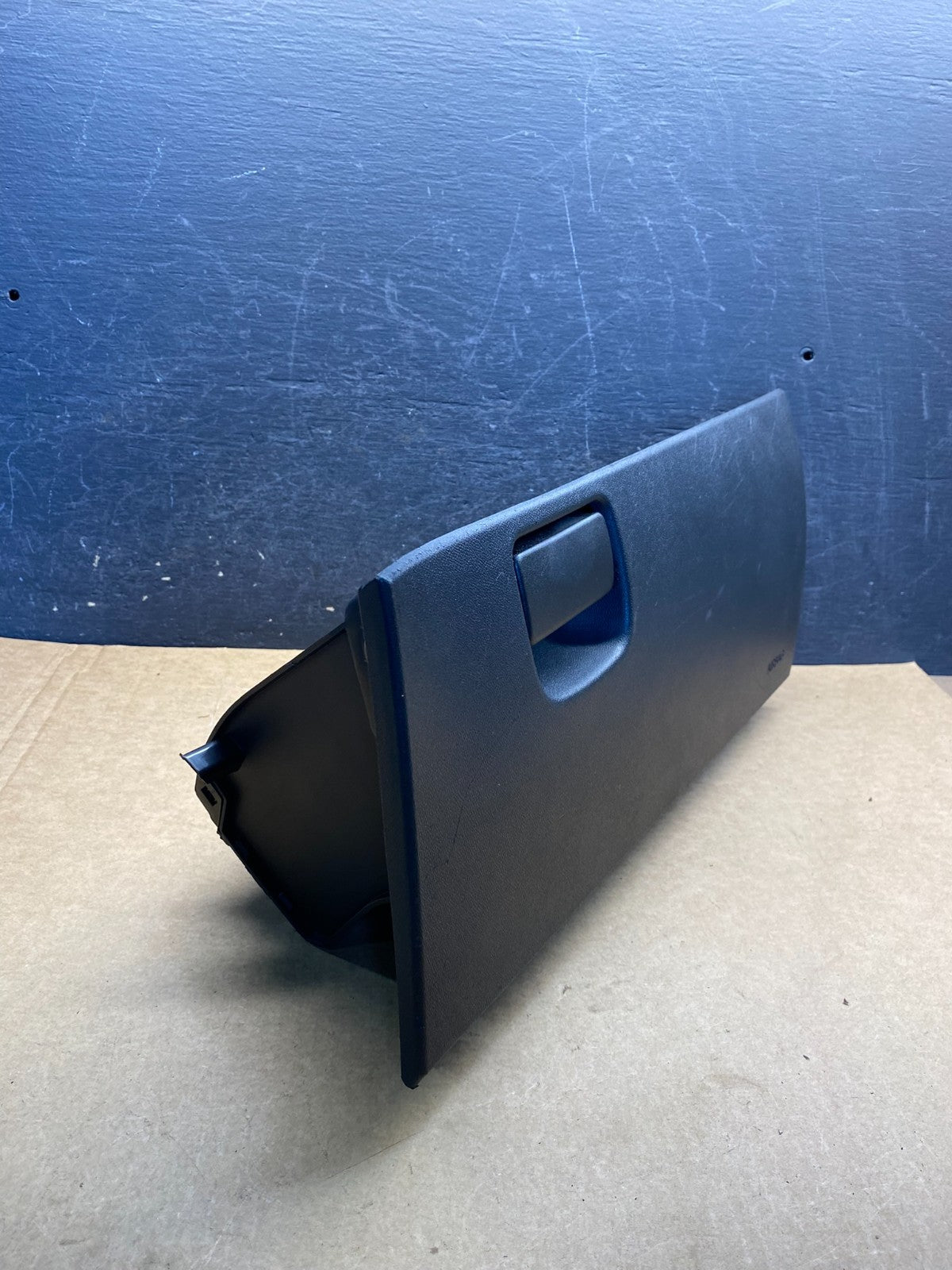 2016 to 2020 Chevrolet Malibu Right Passenger Side Glove Box AH6970 DG1