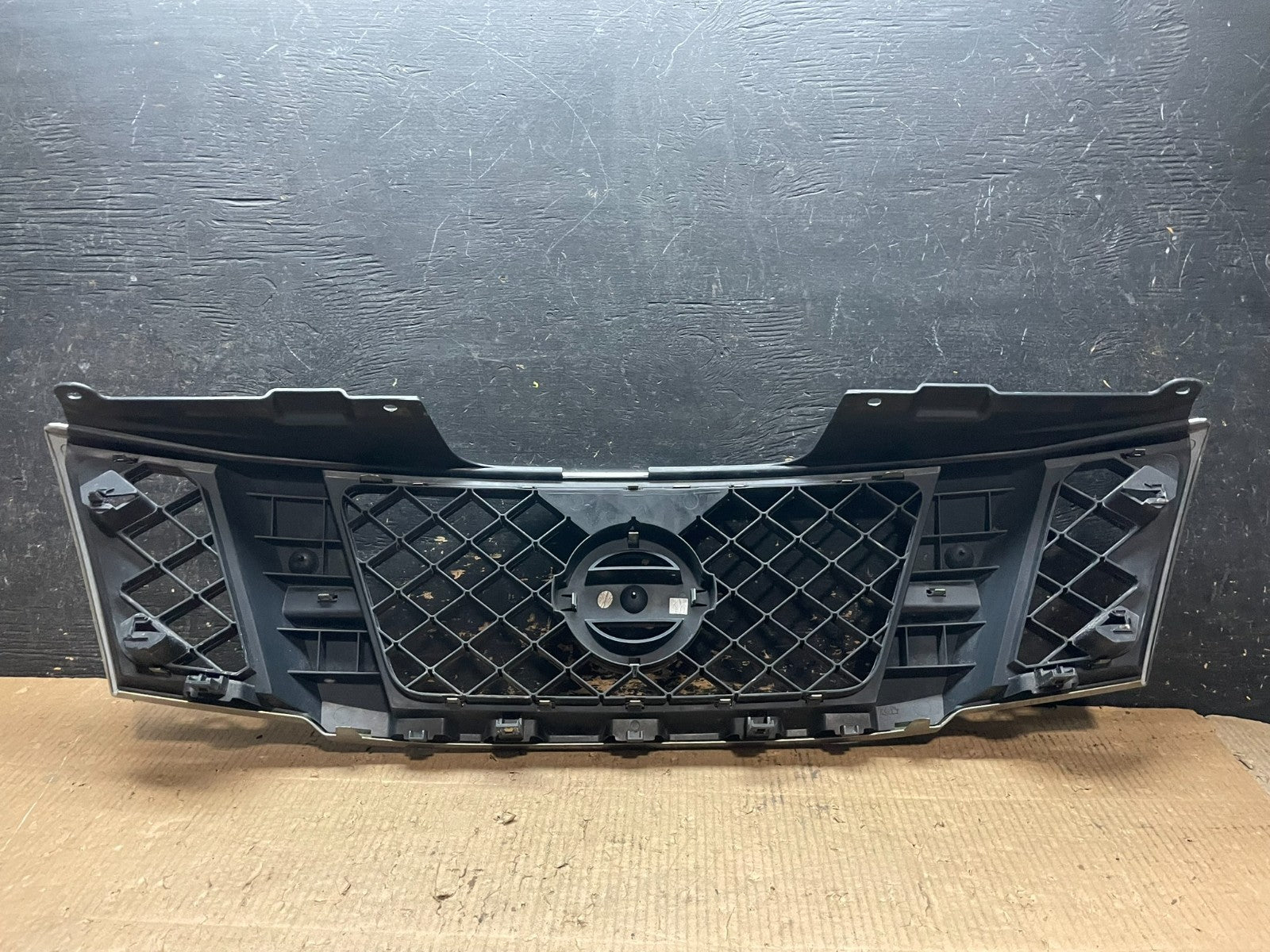 2008 to 2012 Nissan Pathfinder Front Upper Chrome Grill Grille OEM Y6538 DG5