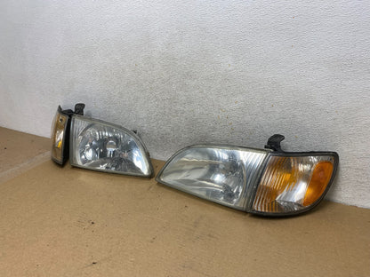 2001 2002 2003 Toyota Sienna Left+Right Side Set Headlights Halogen AH4414 DW2