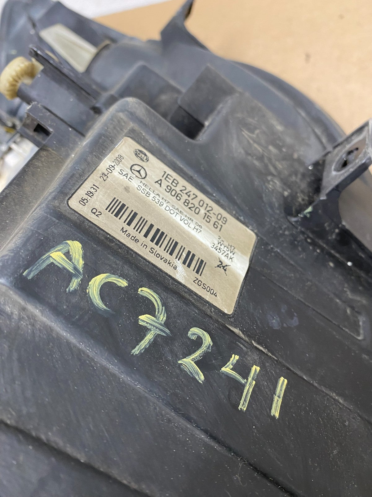 2007 to 2013 Mercedes Sprinter Headlight Left Driver Side Halogen AC7241 DW10