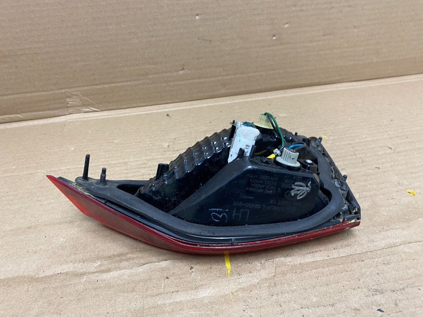 2015 to 2017 Chrysler 200 Sedan Left Driver Side Inner Tail Light Oem O2487 DW8