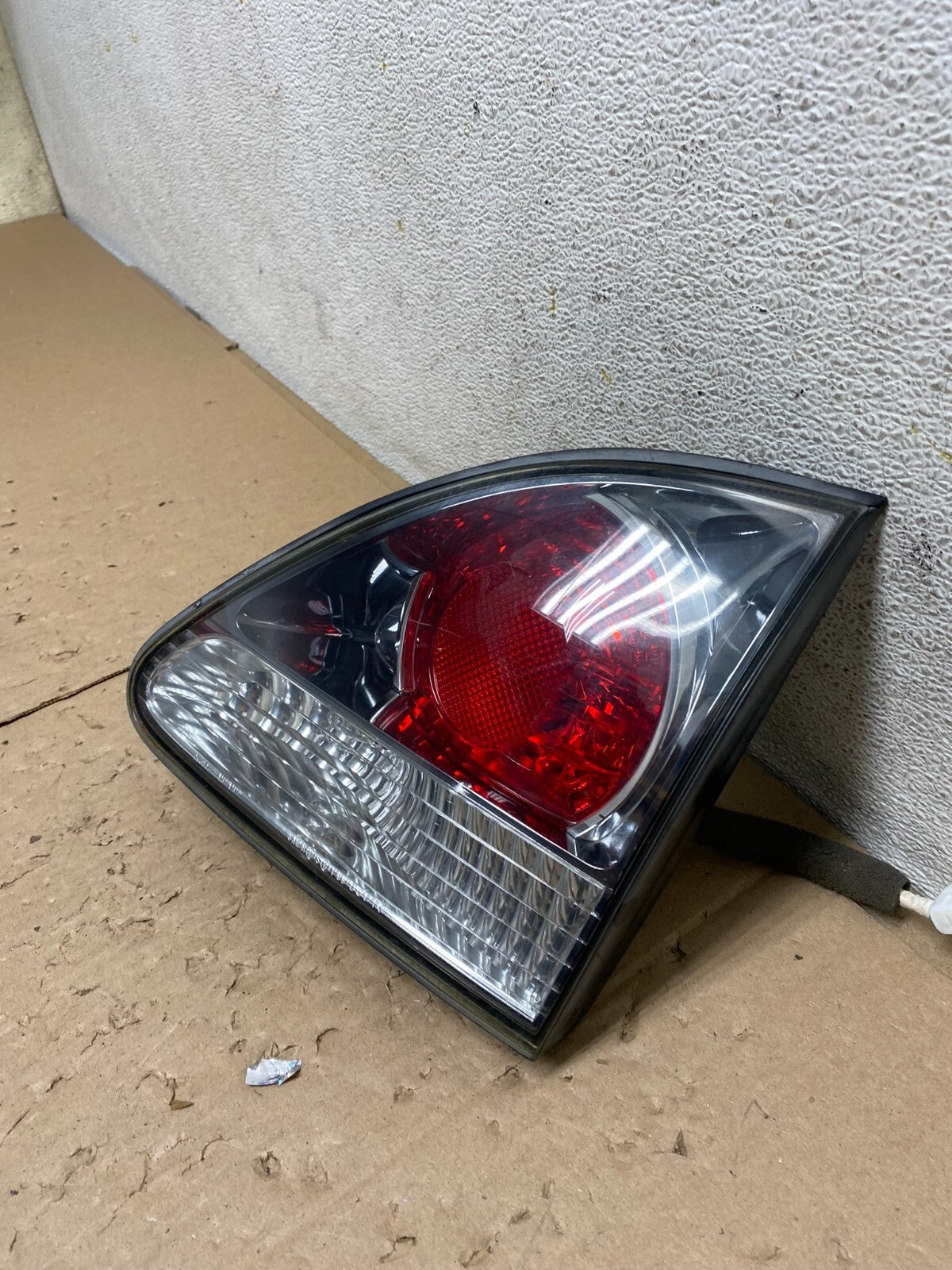 2000-2003 Lexus RX300 Right Passenger Side Rear Inner Tail Light Oem C9926 DG11