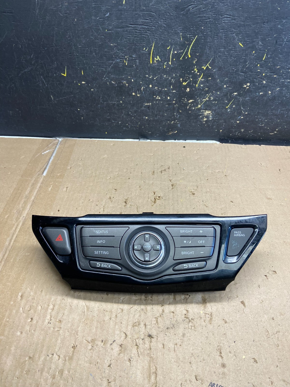 2013 to 2018 Nissan Pathfinder Radio Audio Climate Control OEM AB5488 DG0