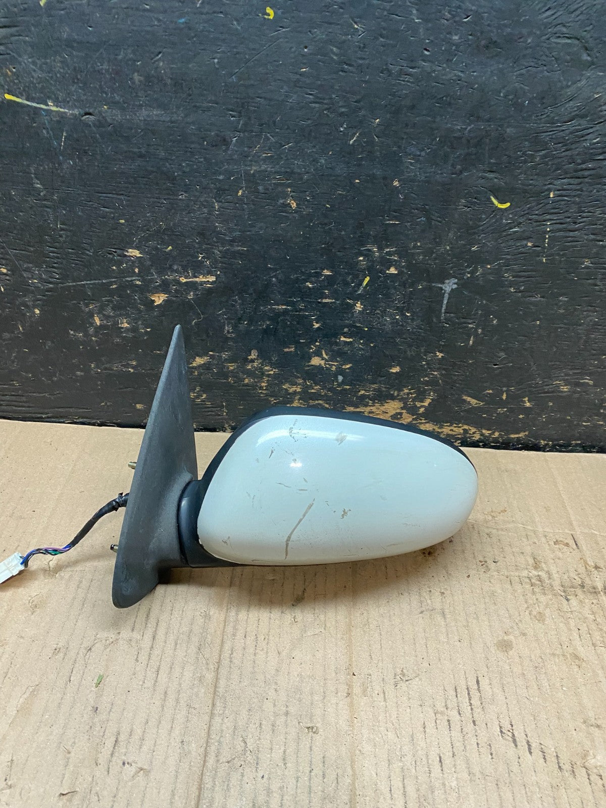 2000 to 2004 Infiniti i30 i35 Front Left Driver LH View Door Mirror OEM V9763 DG0