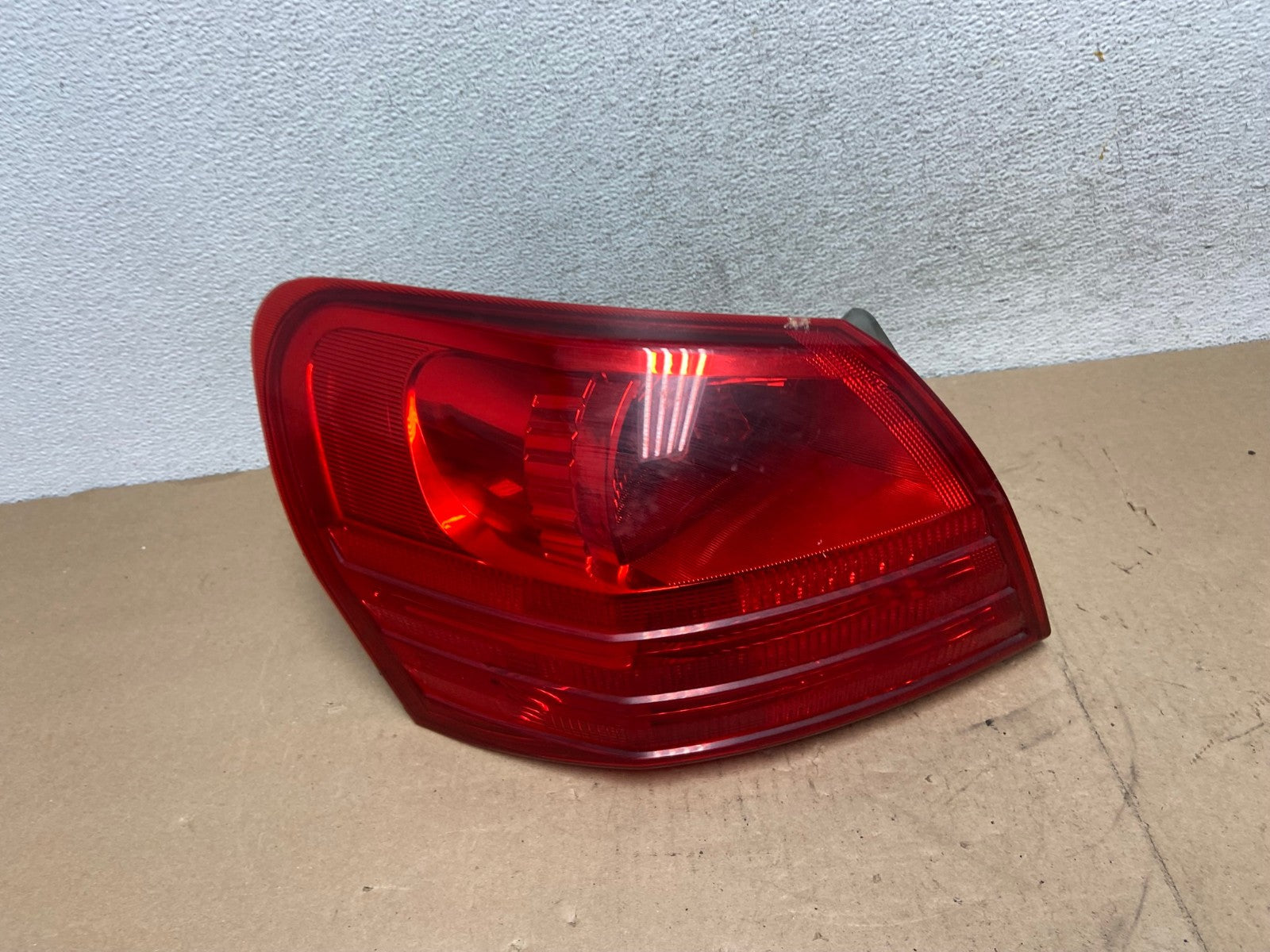 2008 to 2015 Nissan Rogue Left Driver Lh Side Tail Light AG4628 LK0