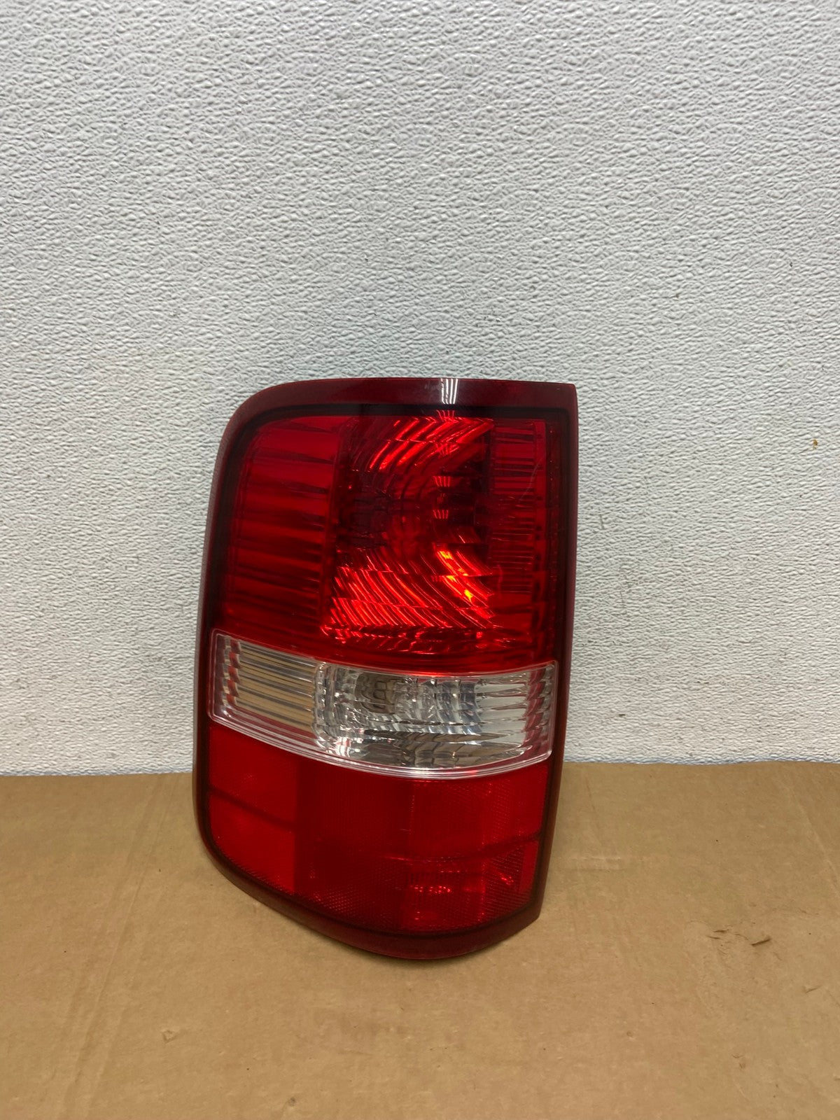 2004 to 2008 Ford F150 F-150 Left Driver LH Side Tail Light AC8368 LK0