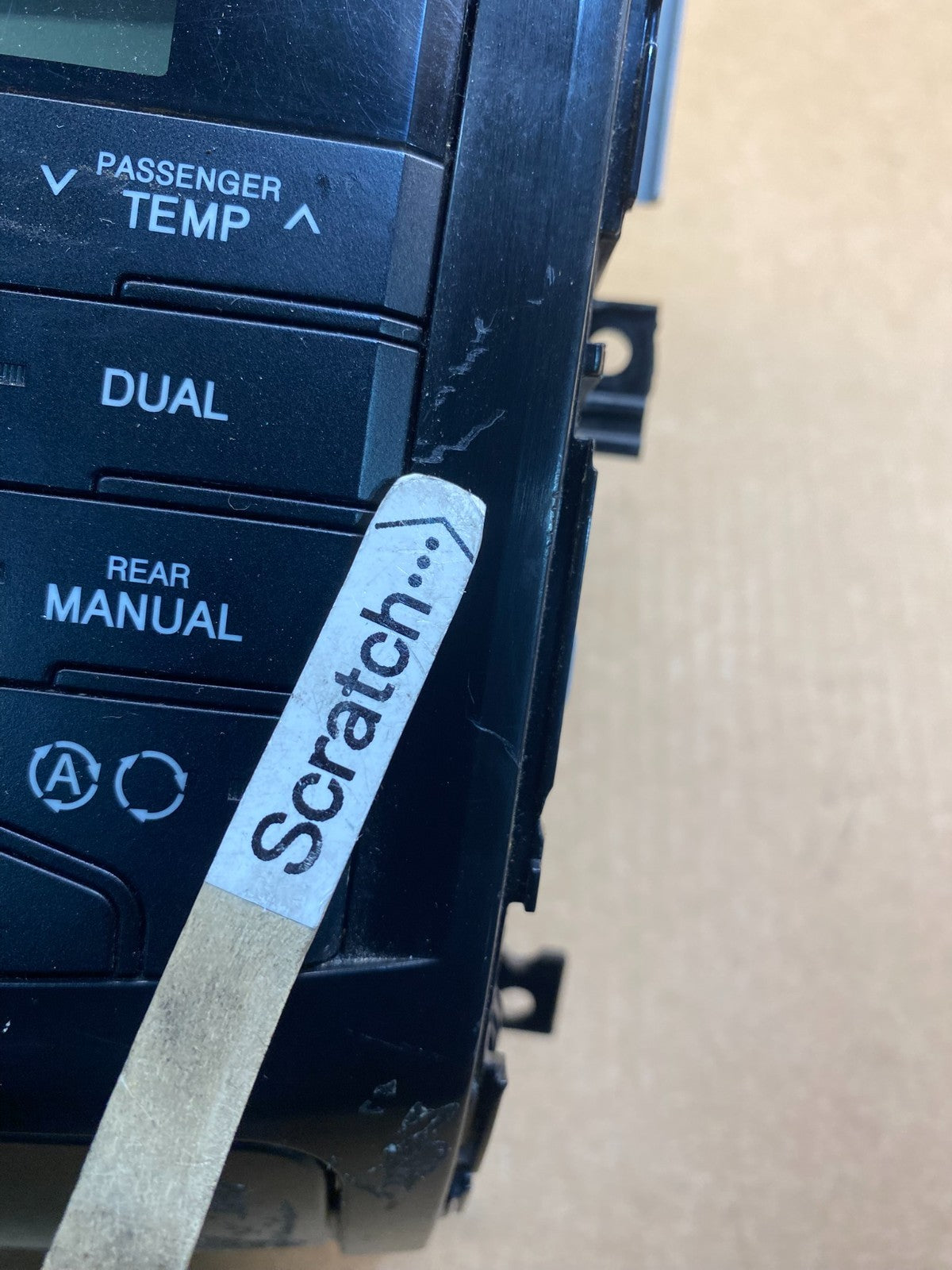 2007 to 2012 Hyundai Veracruz Auto Climate Temp Control Radio Bezel OE ac6971 DG3