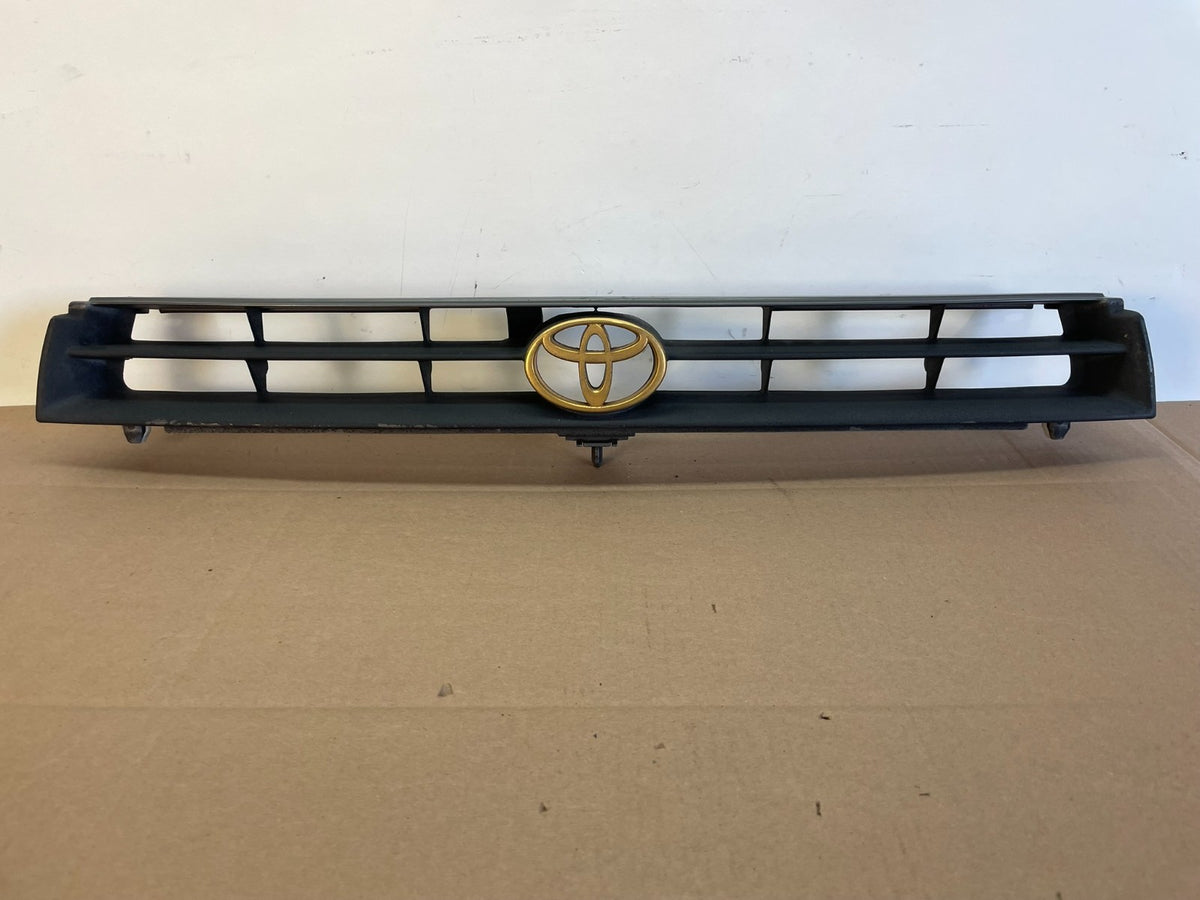 1992 1993 1994 Toyota Camry Front Upper Grill Grille AH6042 DG0