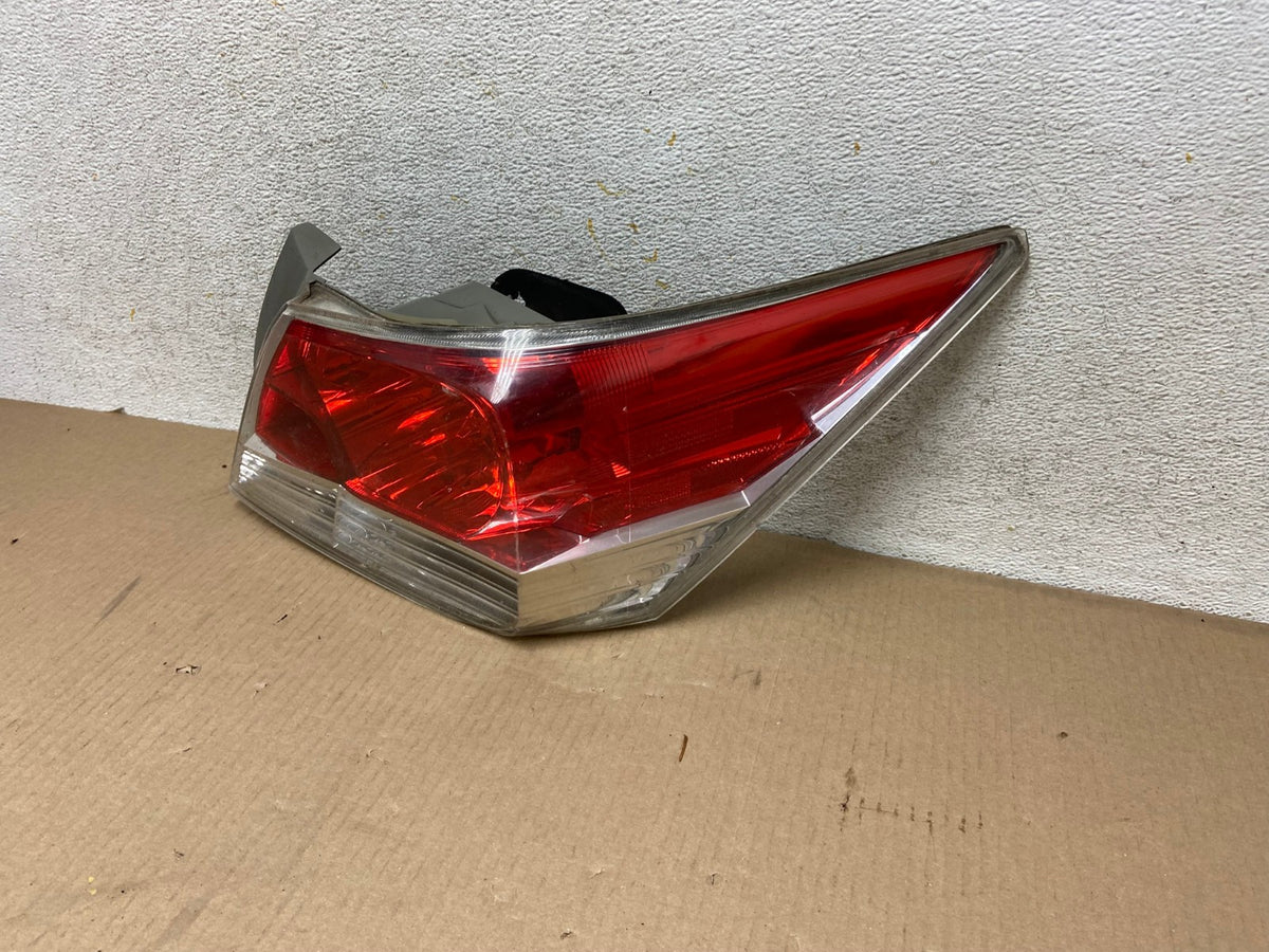 2008 to 2012 Honda Accord Sedan Tail light Right Passenger RH AH5707 LK2